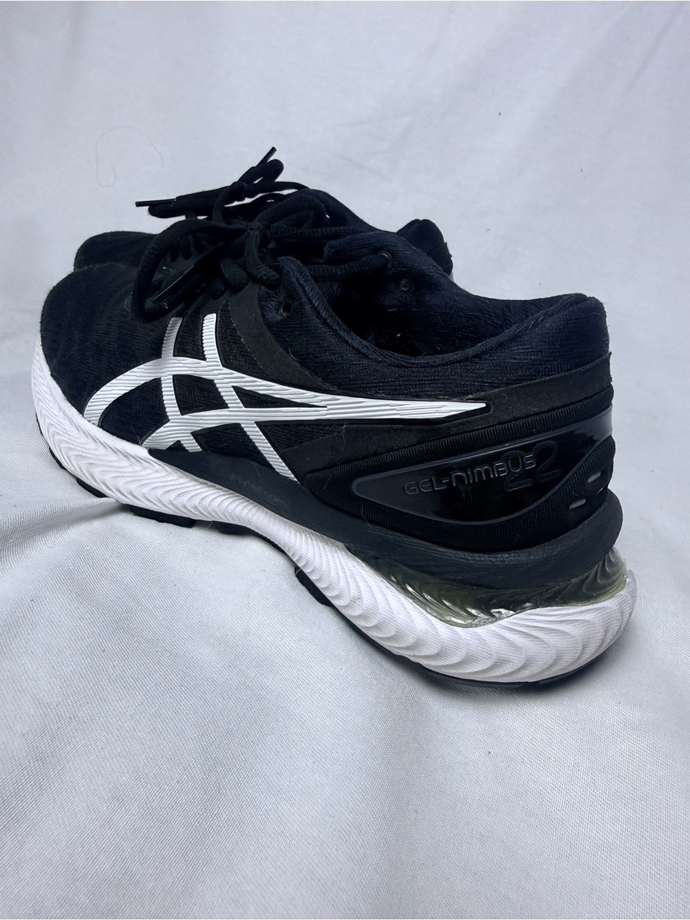 ASICS Women’s Gel Nimbus 22 Black Running Shoes